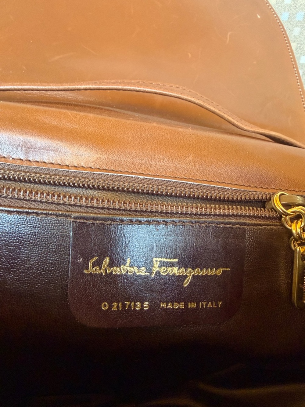 Salvadore Ferragamo vintage brown Leather Saddle Crossbody Bag with Gold Accent - Picture 5 of 10